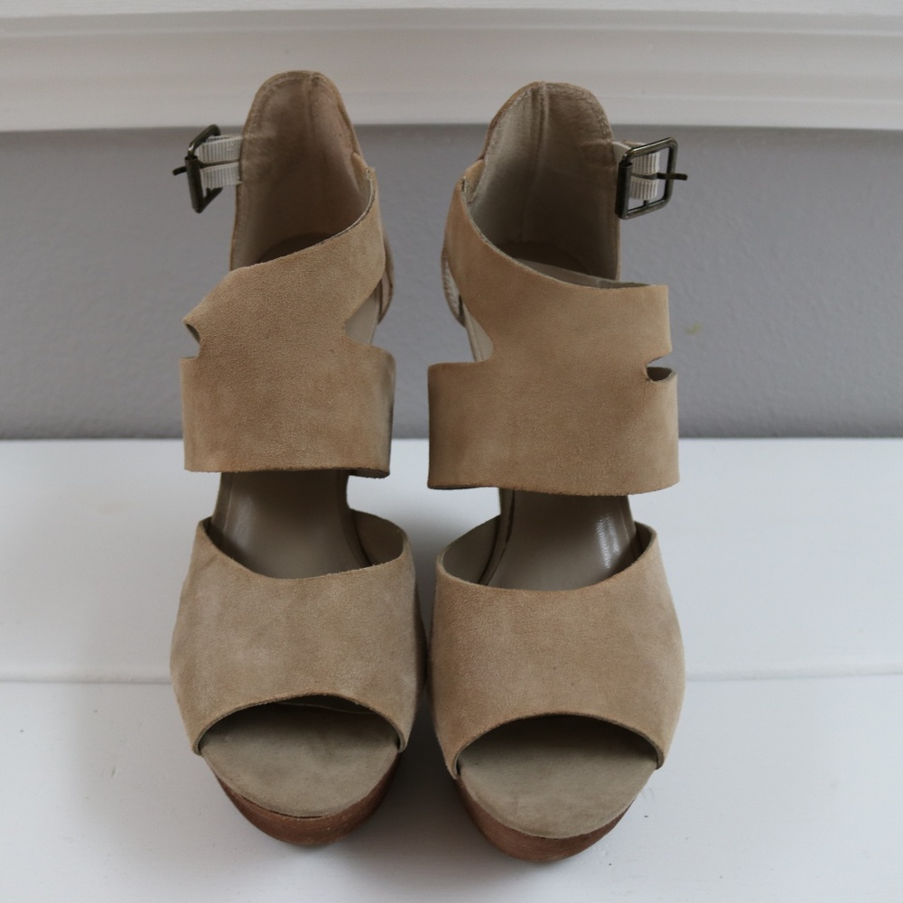 STEE MADDEN SANDALS